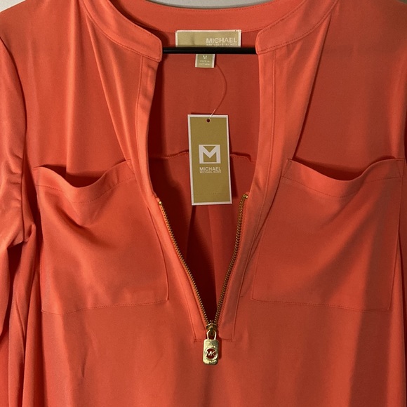 MICHAEL Michael Kors - Women’s Vneck Shirt with zip - Colour Coral - Size Medium - Picture 3 of 5